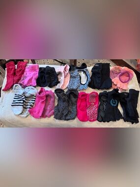 toesox and tavi Women's Pilates Grip Docks